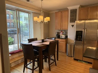 902 West Agatite Avenue Chicago IL 60640