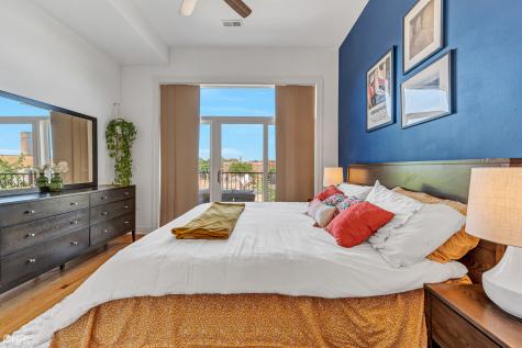 2934 West Montrose Avenue Chicago IL 60618