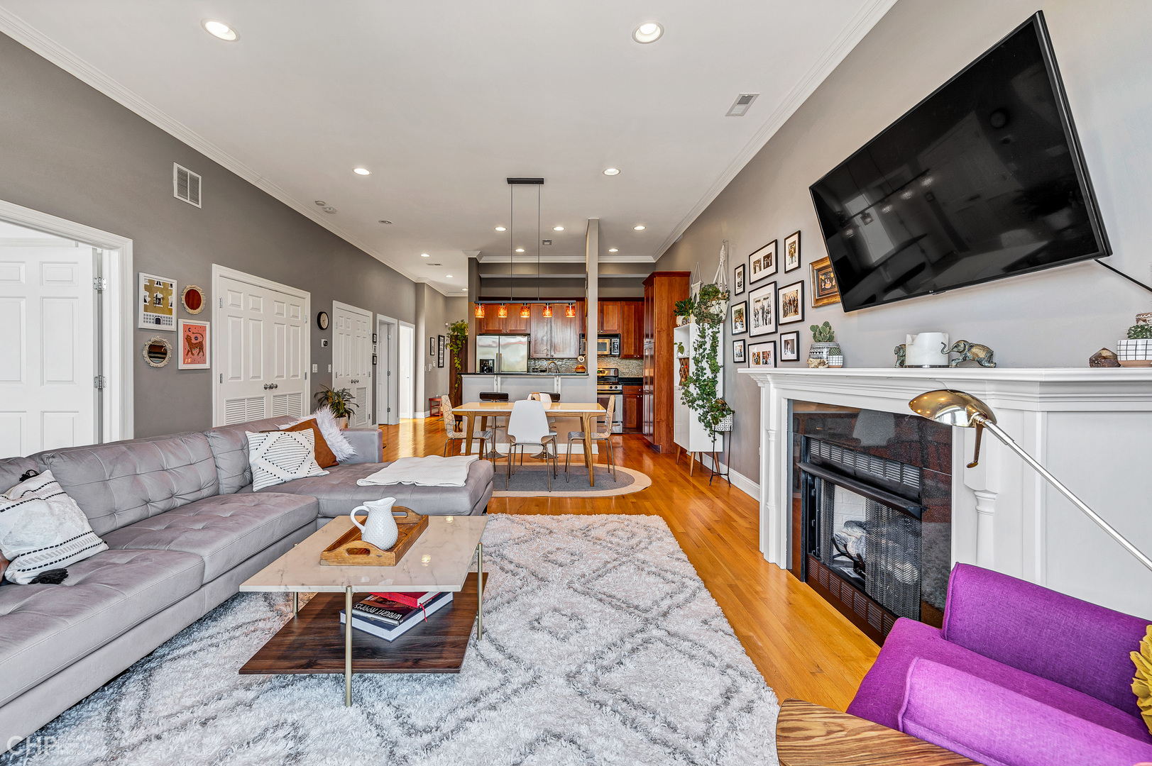 2934 West Montrose Avenue Chicago IL 60618