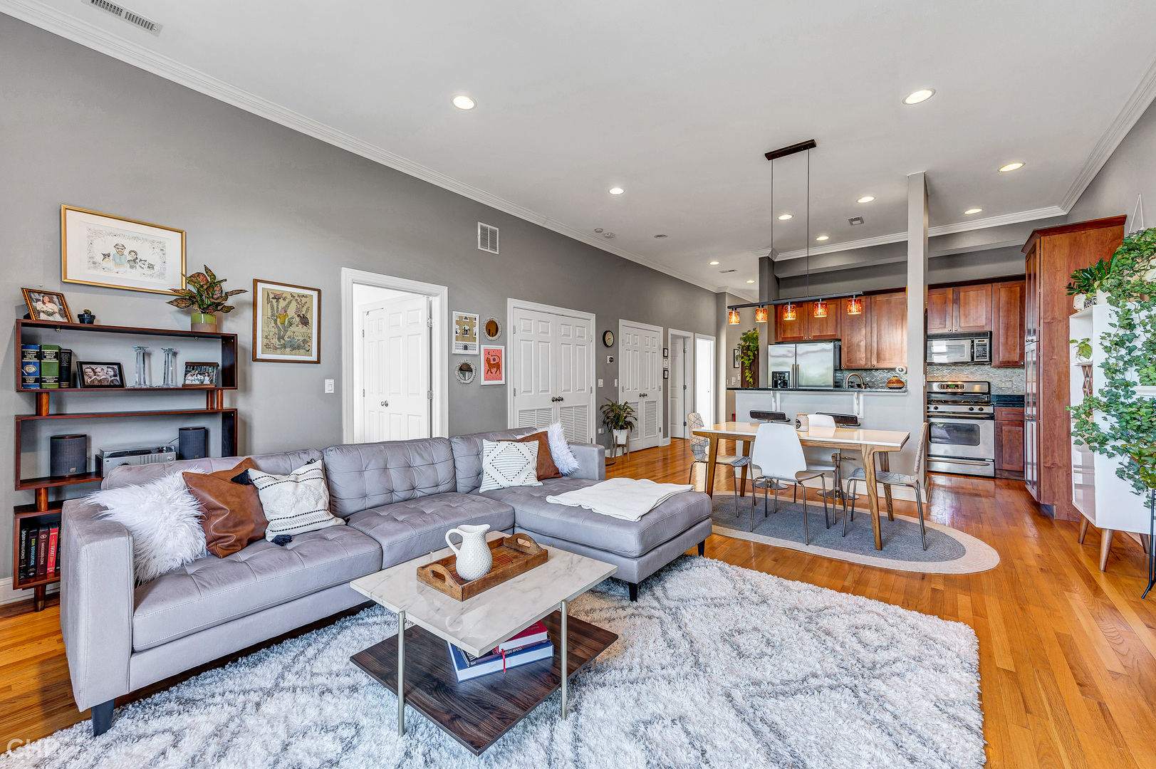 2934 West Montrose Avenue Chicago IL 60618