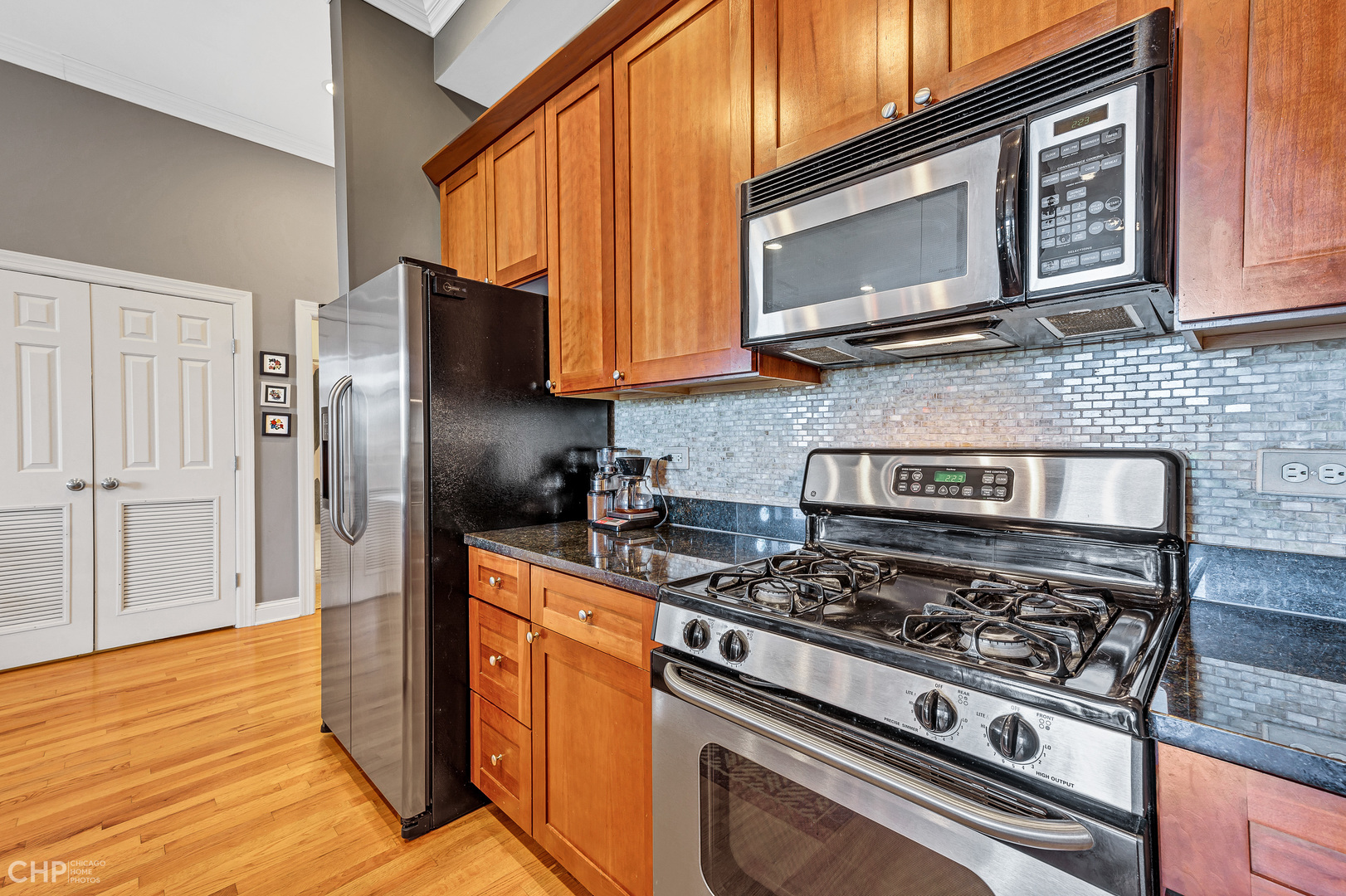 2934 West Montrose Avenue Chicago IL 60618