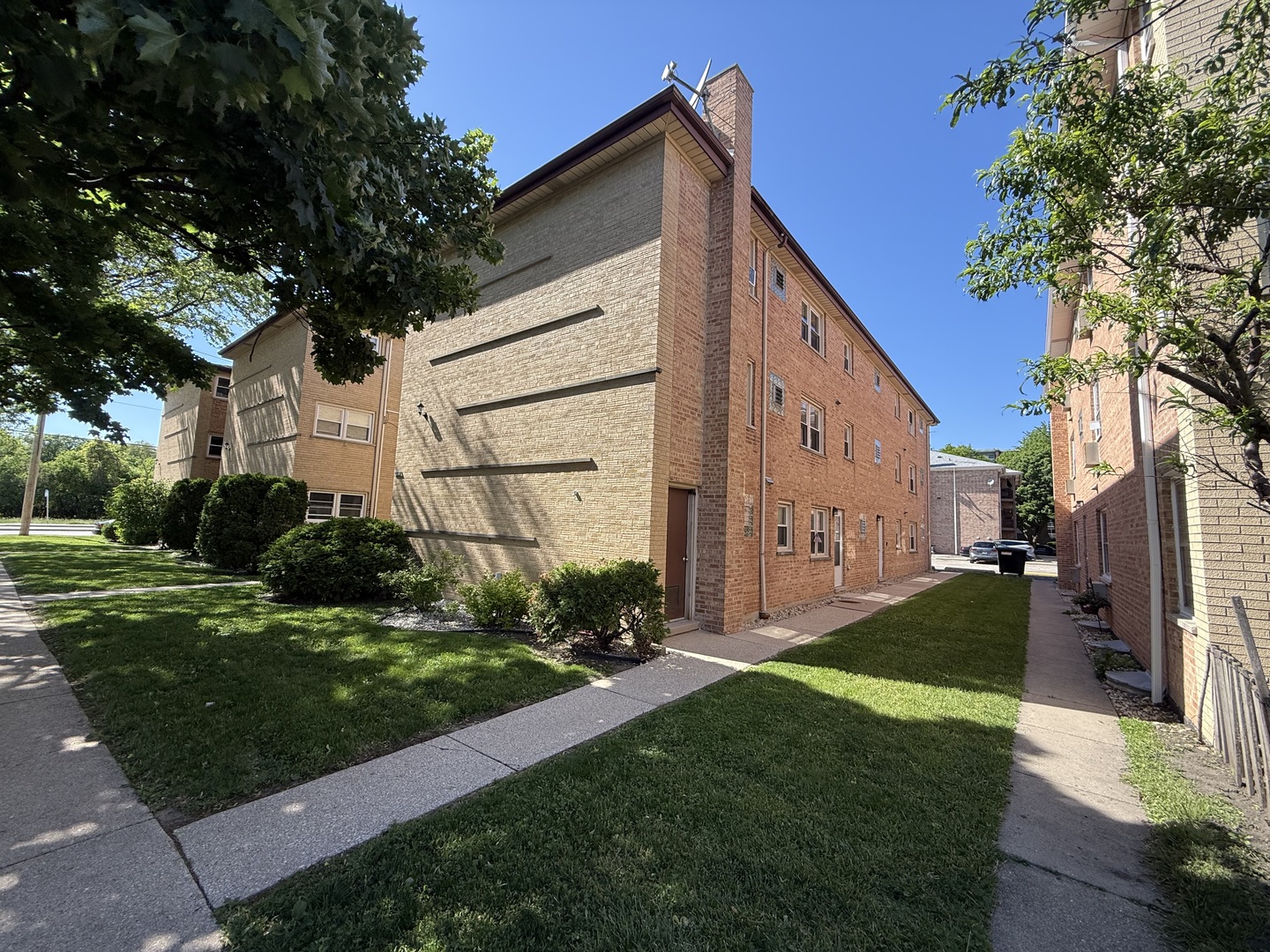 8748 West Berwyn Avenue Chicago IL 60656
