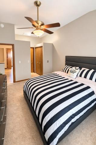 922 Little Falls Court Elk Grove Village IL 60007