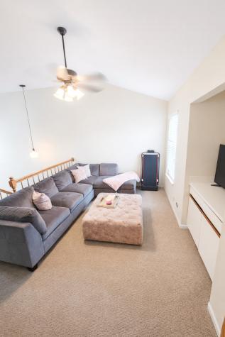 922 Little Falls Court Elk Grove Village IL 60007