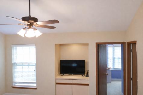 922 Little Falls Court Elk Grove Village IL 60007