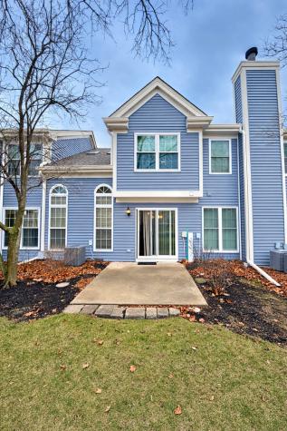 922 Little Falls Court Elk Grove Village IL 60007