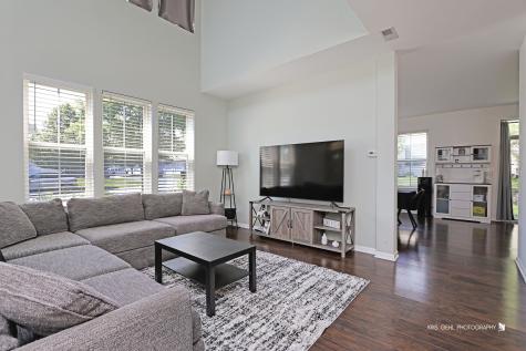 2888 Falling Waters Drive Lindenhurst IL 60046