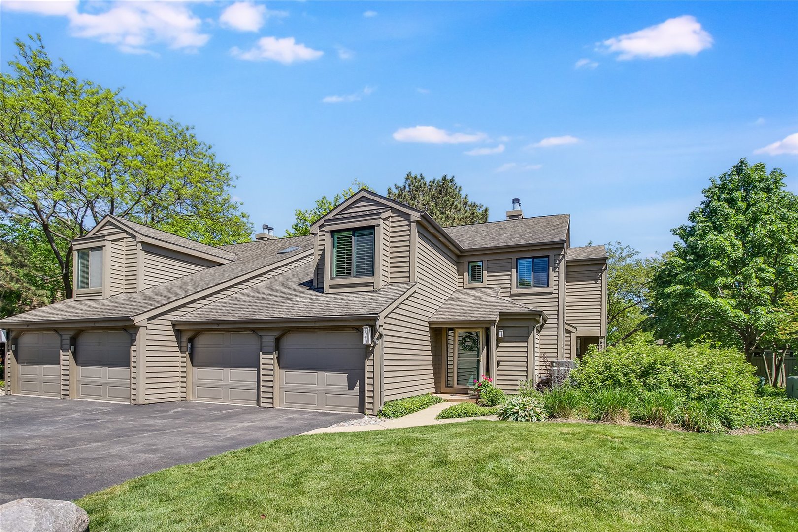 669 Golf Lane Lake Barrington IL 60010