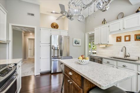 669 Golf Lane Lake Barrington IL 60010