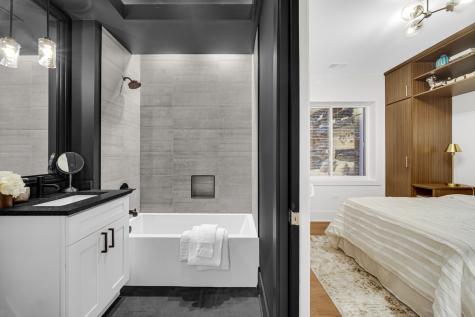 3107 South Giles Avenue Chicago IL 60616