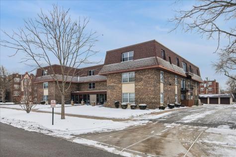 475 Shenstone Road Riverside IL 60546