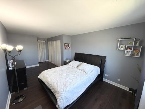 9375 Landings Lane Des Plaines IL 60016