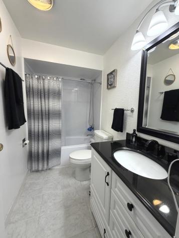 9375 Landings Lane Des Plaines IL 60016