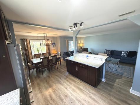 9375 Landings Lane Des Plaines IL 60016