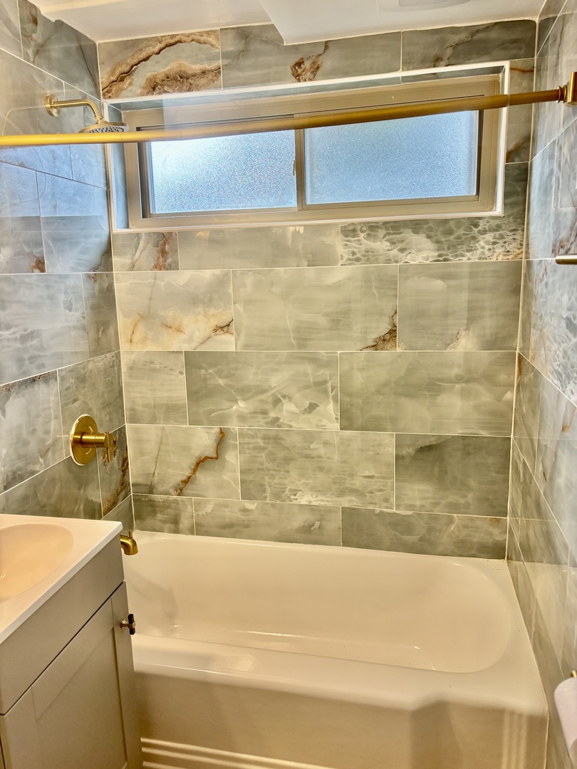 2134 West Rosemont Avenue Chicago IL 60659