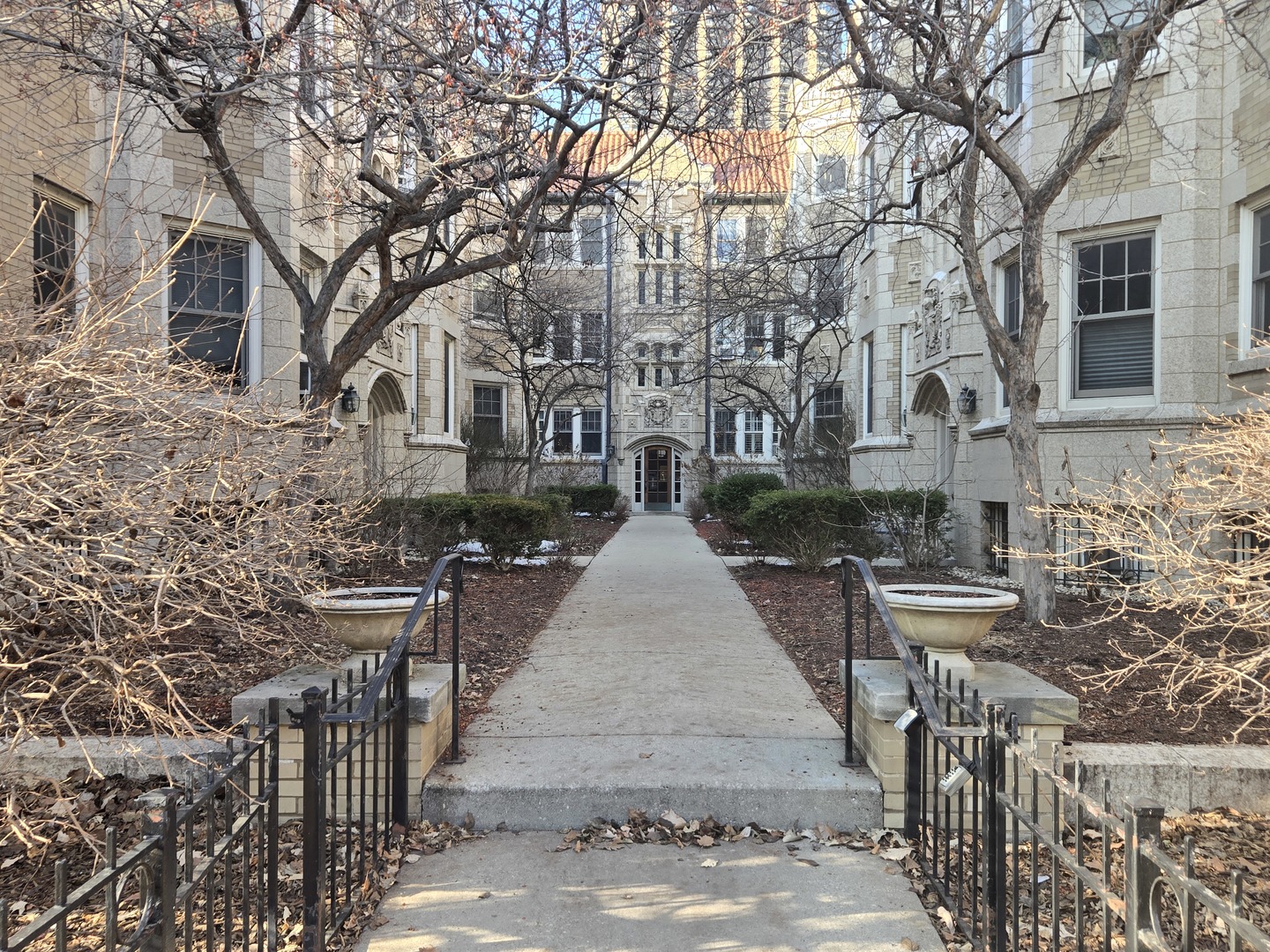 548 West Brompton Avenue Chicago IL 60657