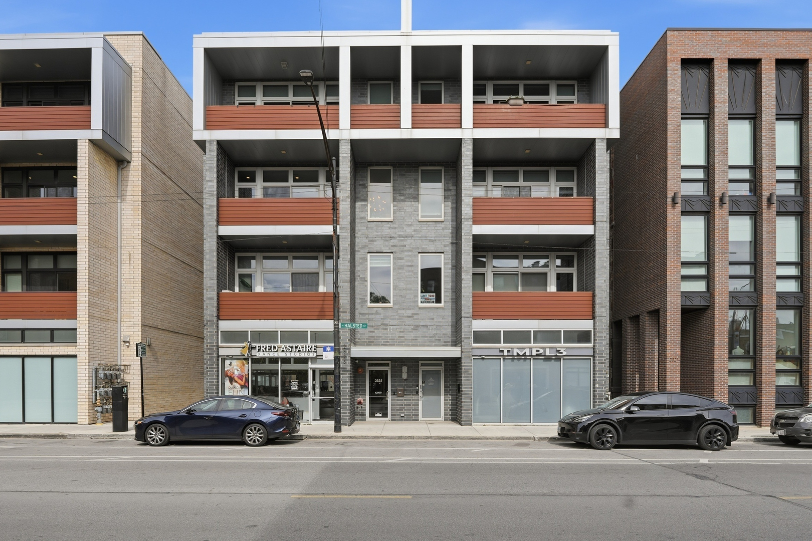 2825 North Halsted Street Chicago IL 60657