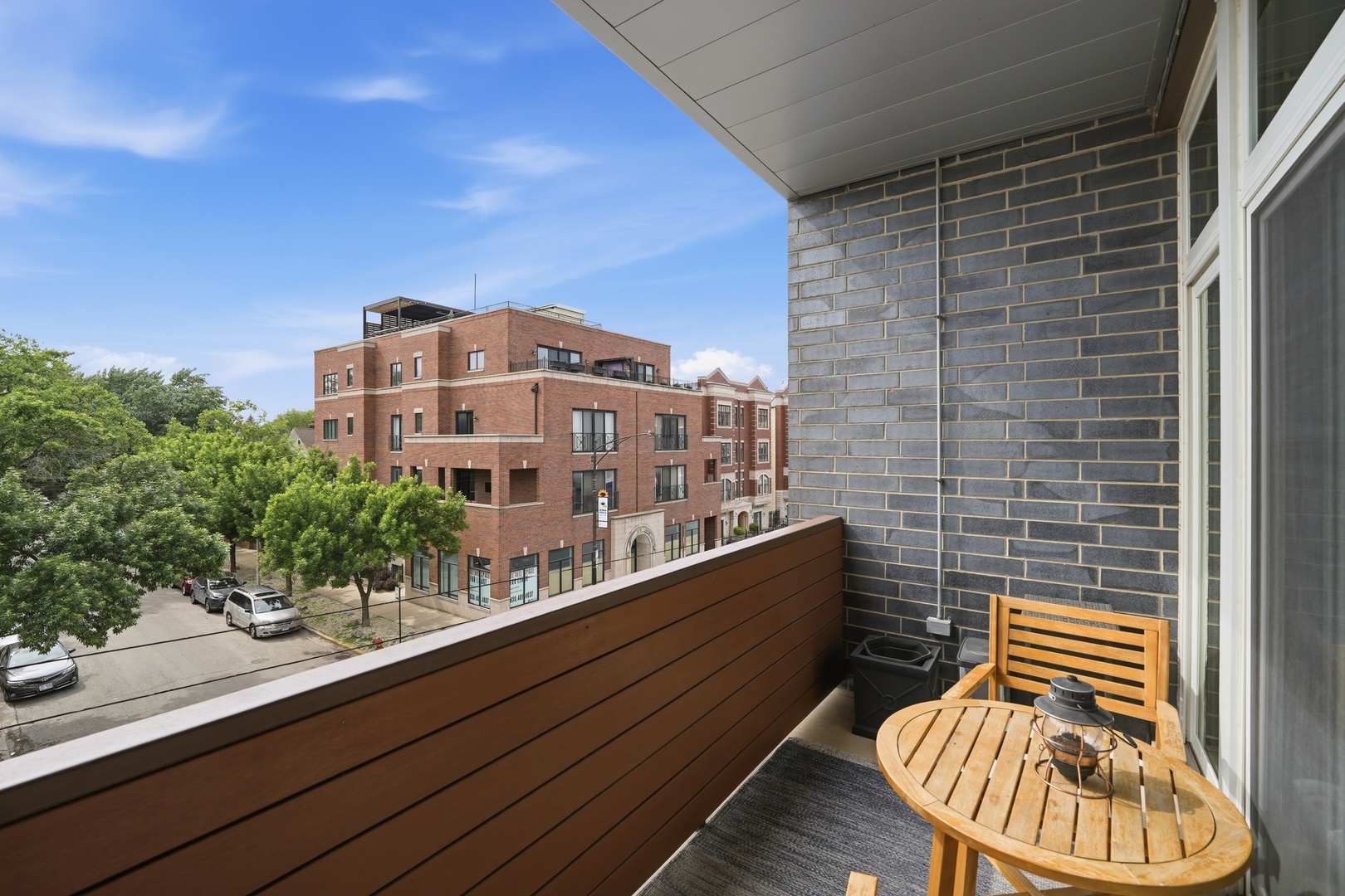 2825 North Halsted Street Chicago IL 60657