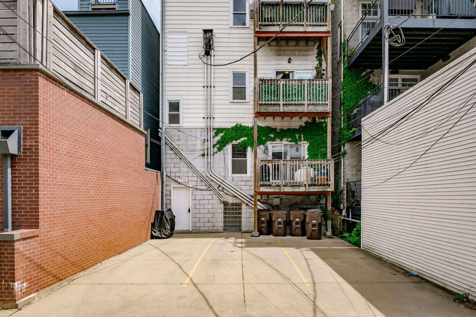 1940 North Cleveland Avenue Chicago IL 60614
