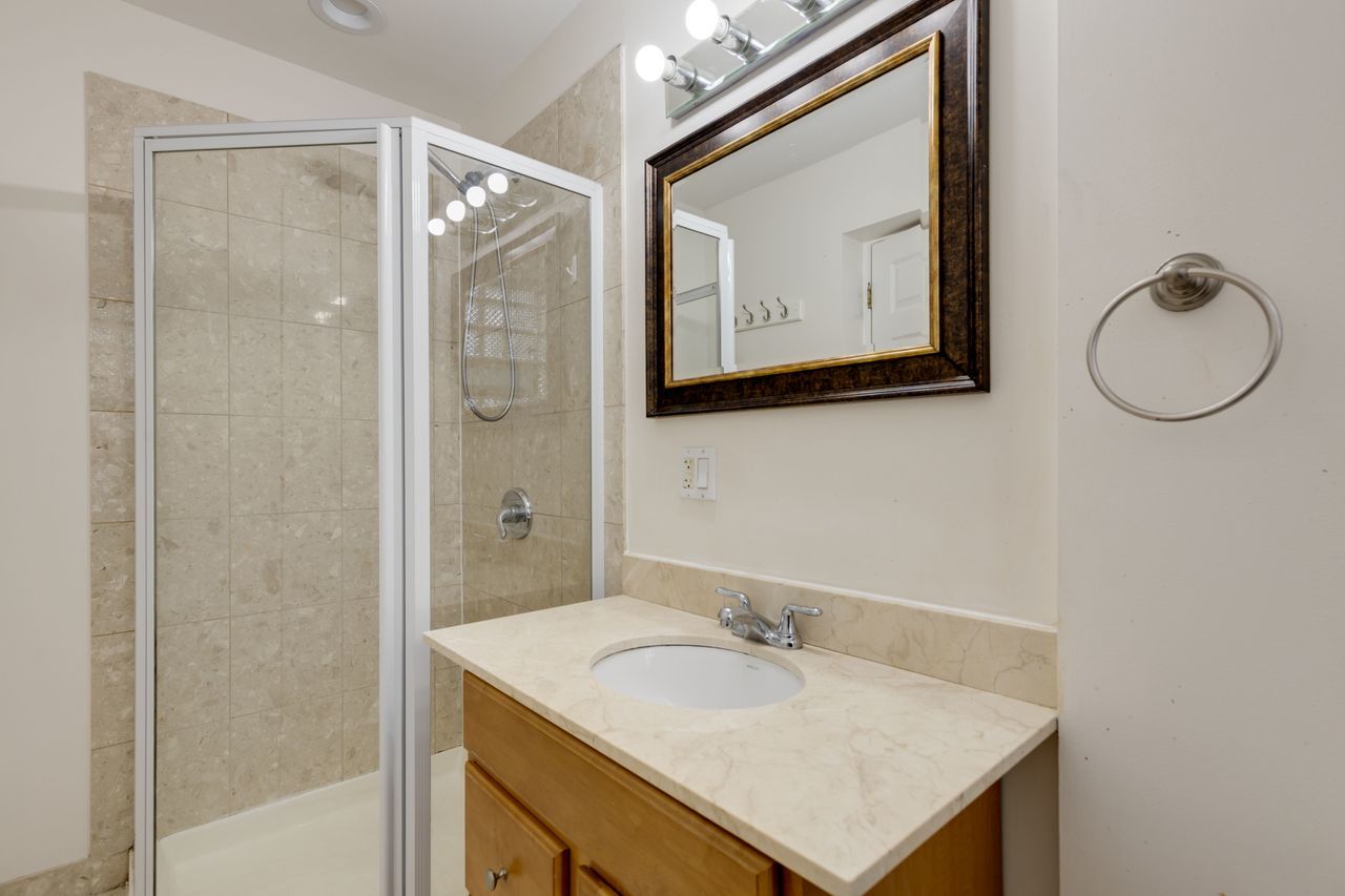 2935 West Rosemont Avenue Chicago IL 60659