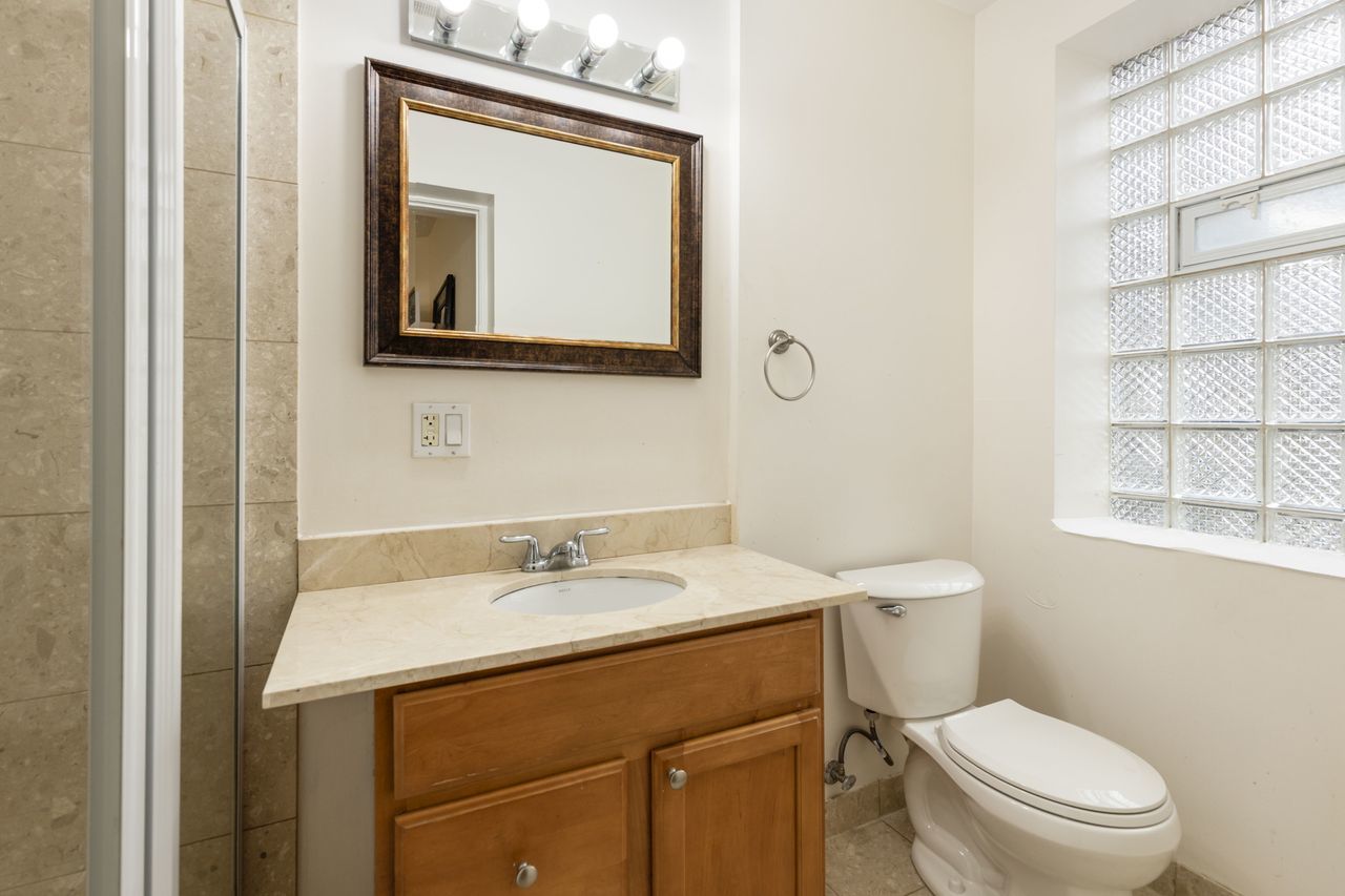 2935 West Rosemont Avenue Chicago IL 60659