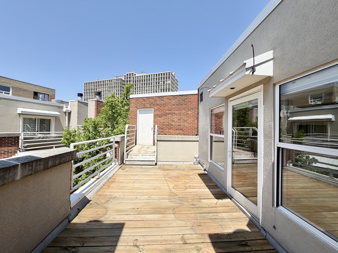 2717 North Lehmann Court Chicago IL 60614