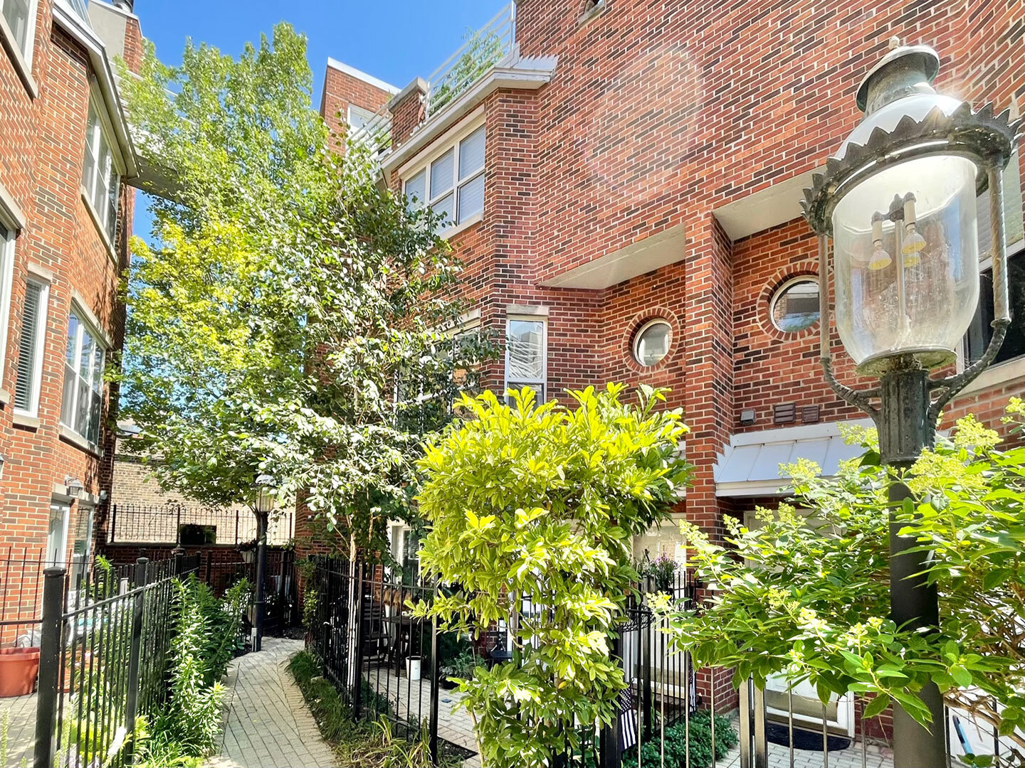 2717 North Lehmann Court Chicago IL 60614