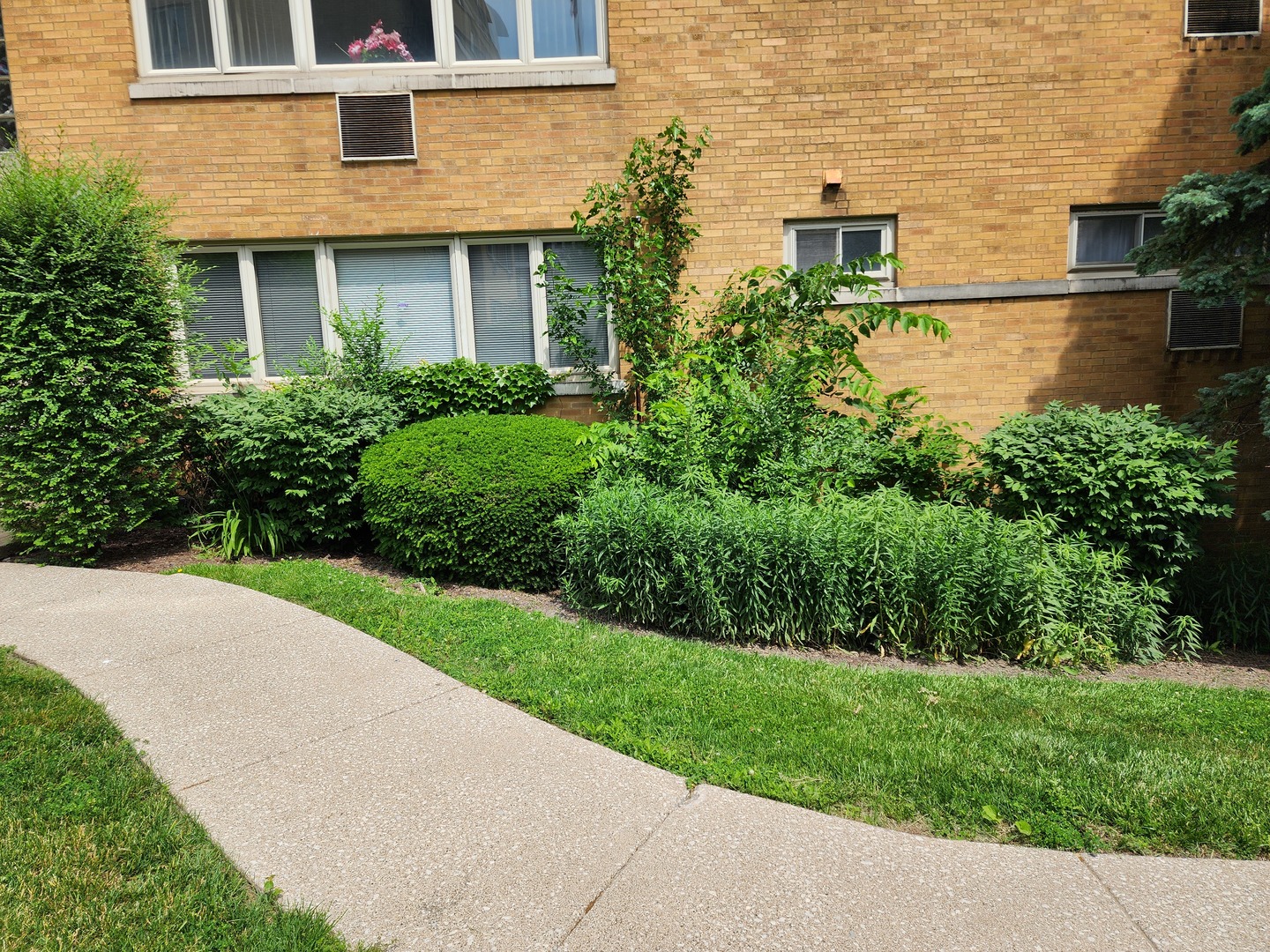 2022 West 111th Street Chicago IL 60643