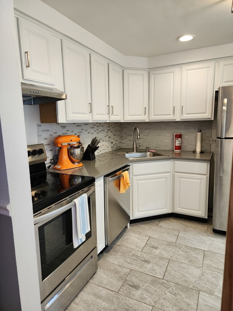 2022 West 111th Street Chicago IL 60643