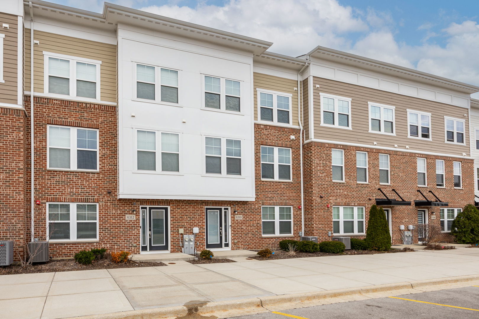 6310 Main Street Woodridge IL 60517
