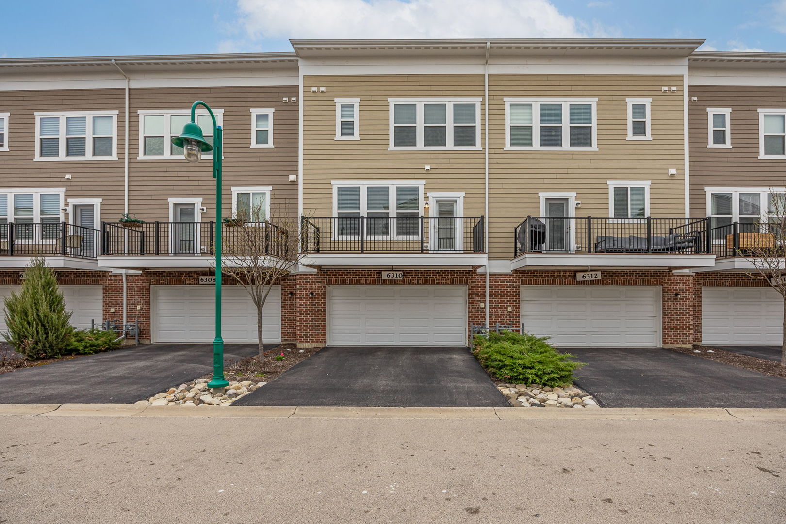 6310 Main Street Woodridge IL 60517