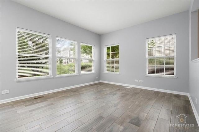452 Jamestown Court Aurora IL 60502