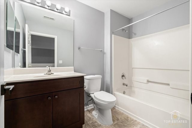 452 Jamestown Court Aurora IL 60502