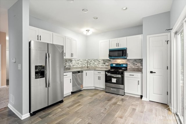 452 Jamestown Court Aurora IL 60502