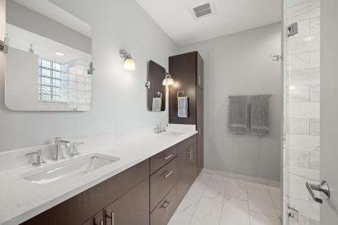 689 North Peoria Street Chicago IL 60642