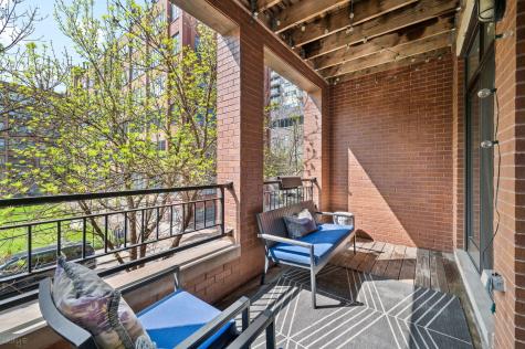 689 North Peoria Street Chicago IL 60642