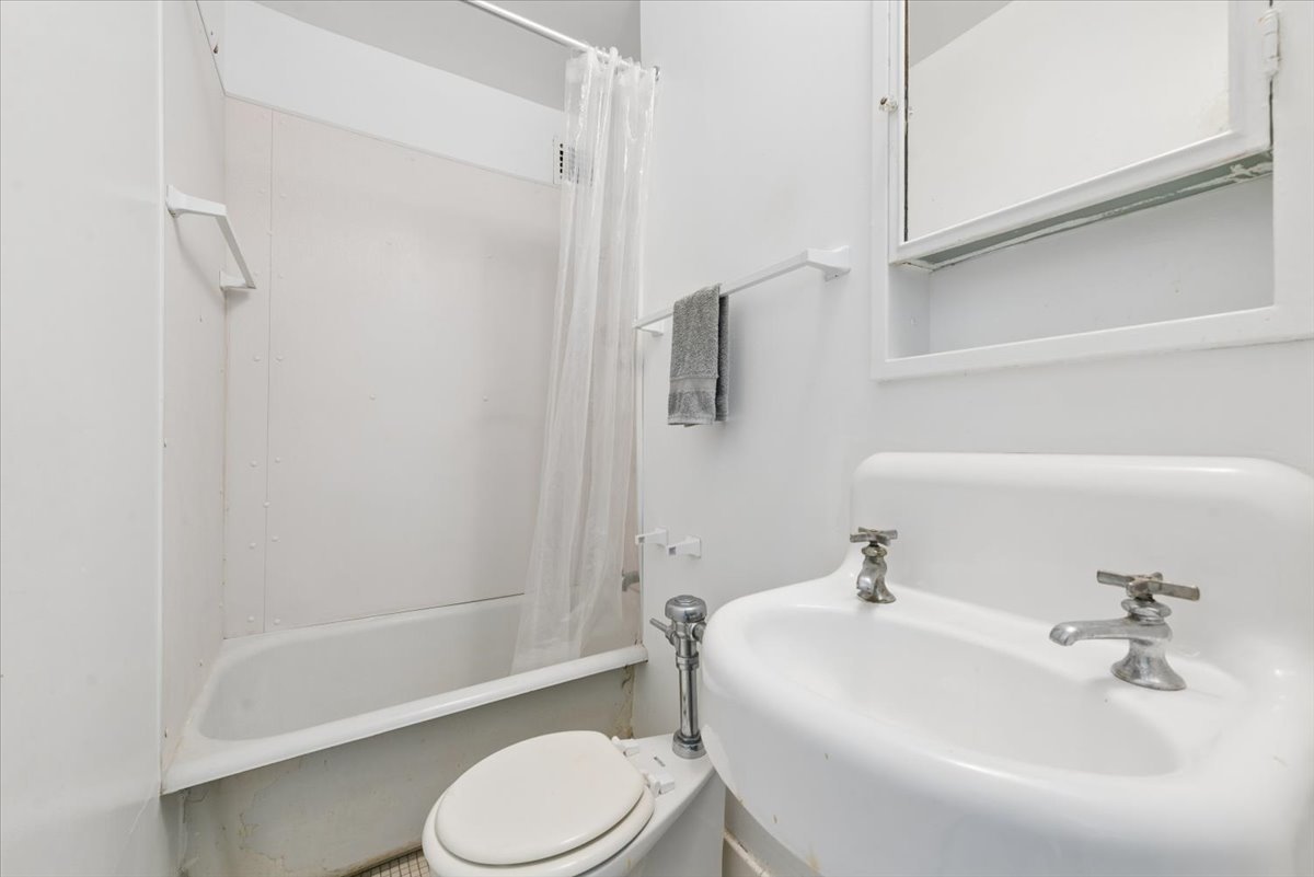 5555 North Sheridan Road Chicago IL 60640