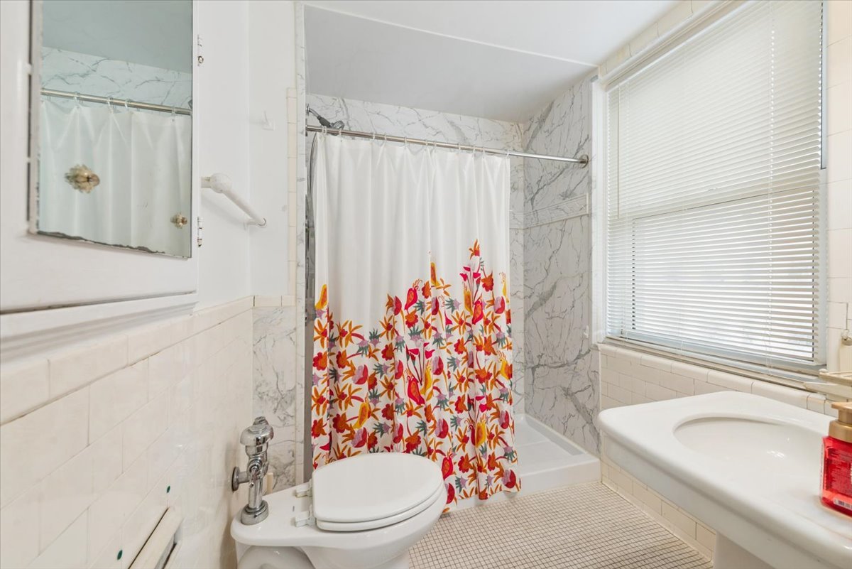 5555 North Sheridan Road Chicago IL 60640