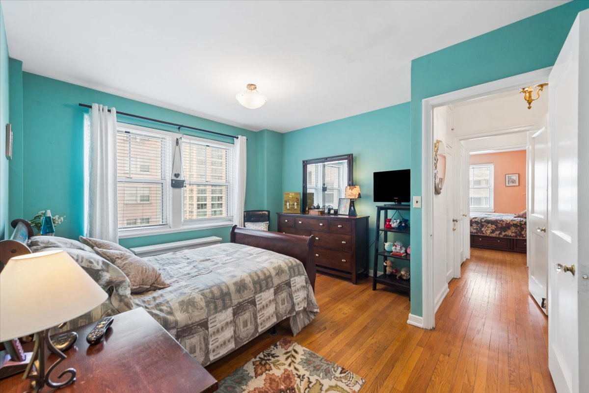 5555 North Sheridan Road Chicago IL 60640