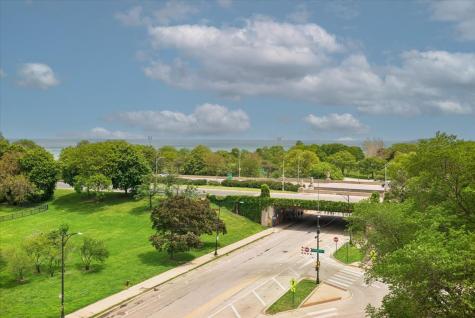 5555 North Sheridan Road Chicago IL 60640