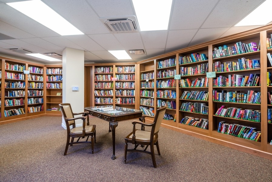 5555 North Sheridan Road Chicago IL 60640