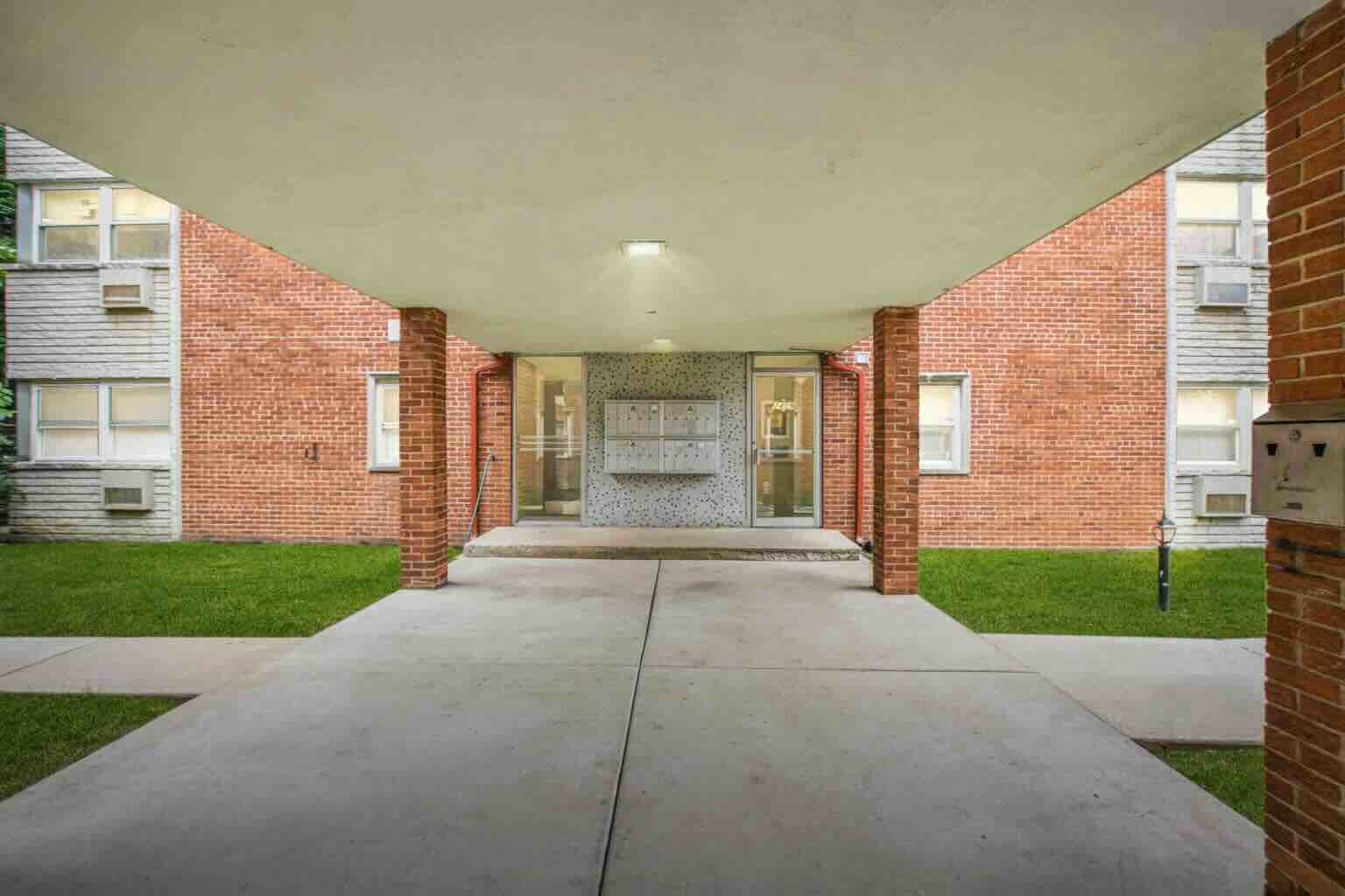 2409 West Balmoral Avenue Chicago IL 60625