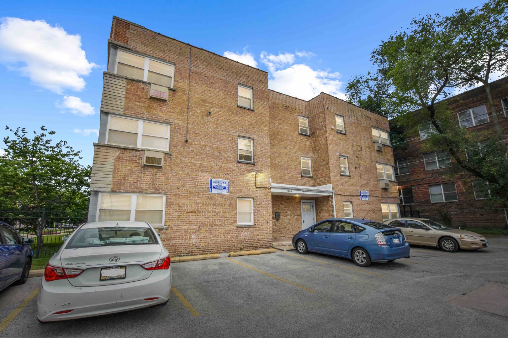 2409 West Balmoral Avenue Chicago IL 60625