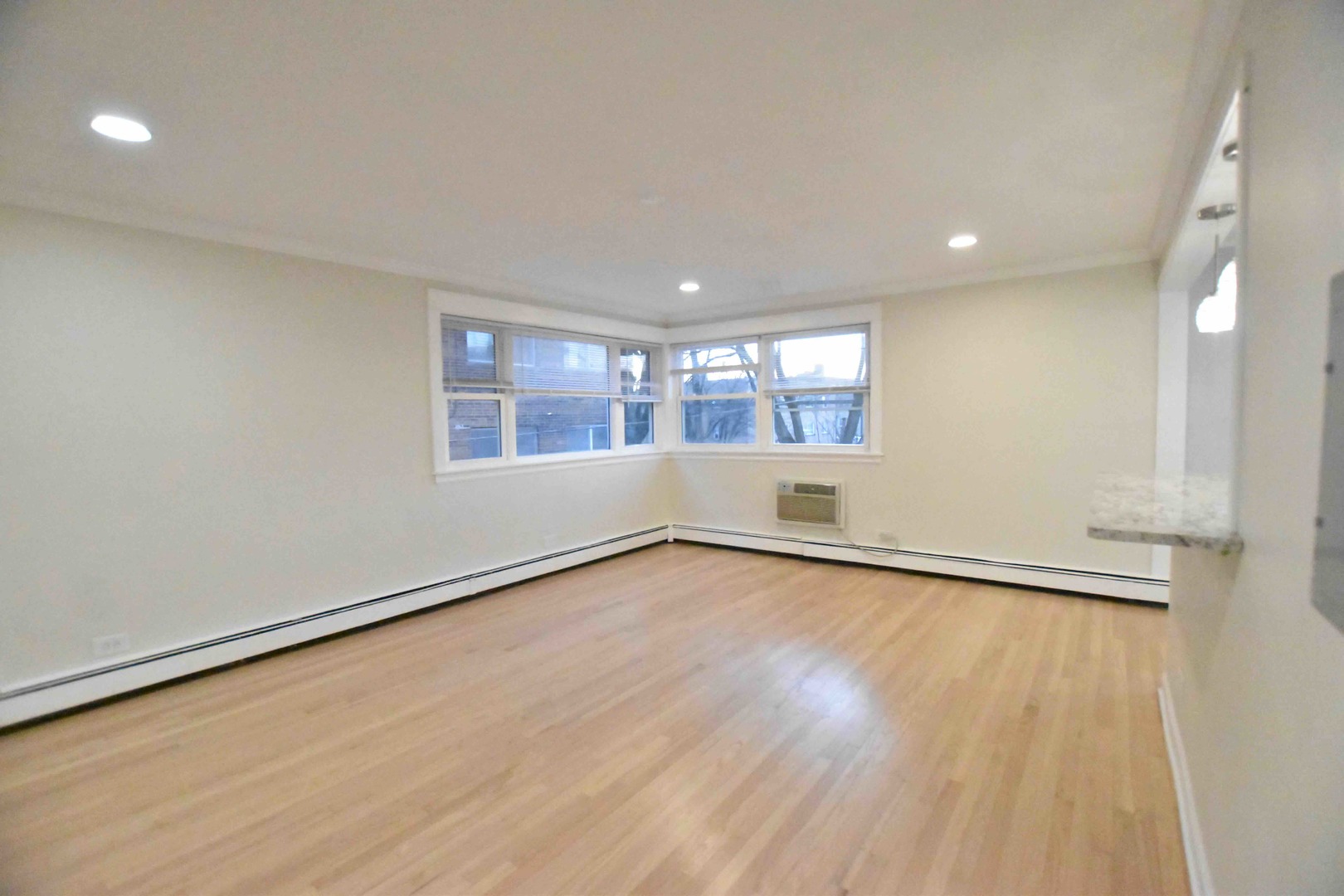 2409 West Balmoral Avenue Chicago IL 60625
