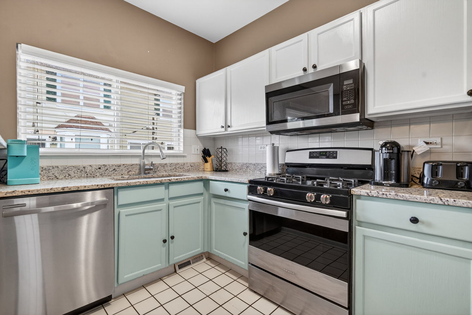 1105 Village Center Parkway Aurora IL 60506
