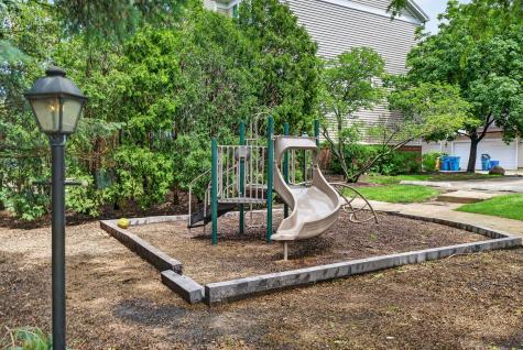 1105 Village Center Parkway Aurora IL 60506