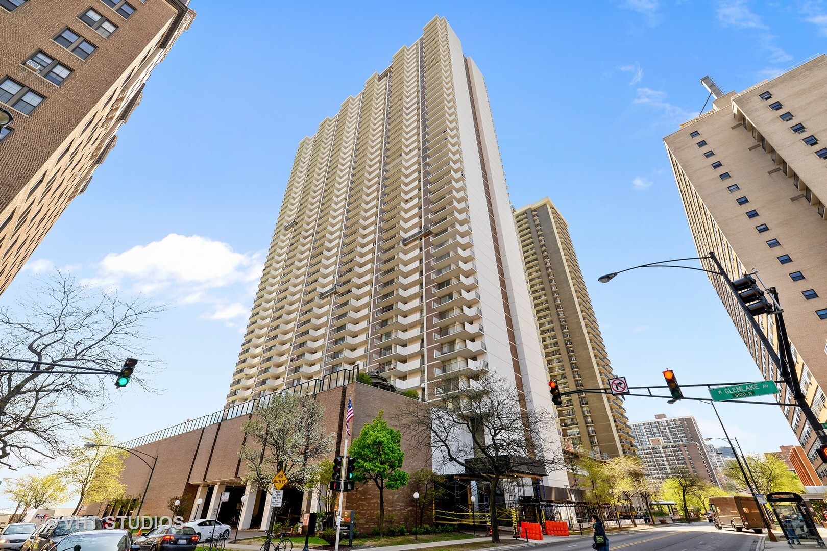 6033 North Sheridan Road Chicago IL 60660