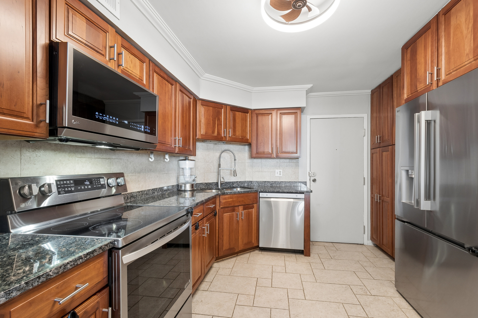 6033 North Sheridan Road Chicago IL 60660