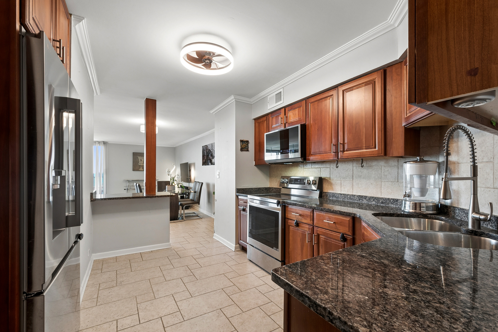 6033 North Sheridan Road Chicago IL 60660
