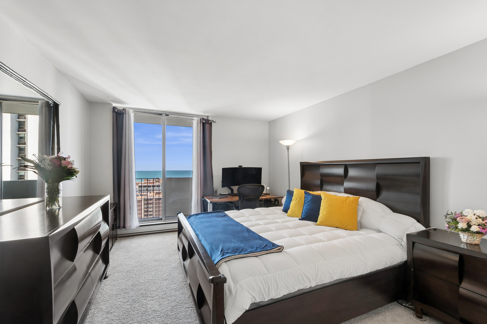 6033 North Sheridan Road Chicago IL 60660
